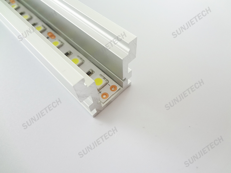 Cheap PriceList for Aluminum Window Frame Extrusion -
2019 China New Design Led Light Anodized U Shape Aluminum Led Floor Light Profile – Sunjie Technology detail pictures