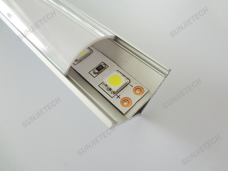 Factory Free sample Led Walkable Aluminum -
2019 wholesale price Aluminium Corner Profile For Desk Kitchen Cabinet – Sunjie Technology detail pictures